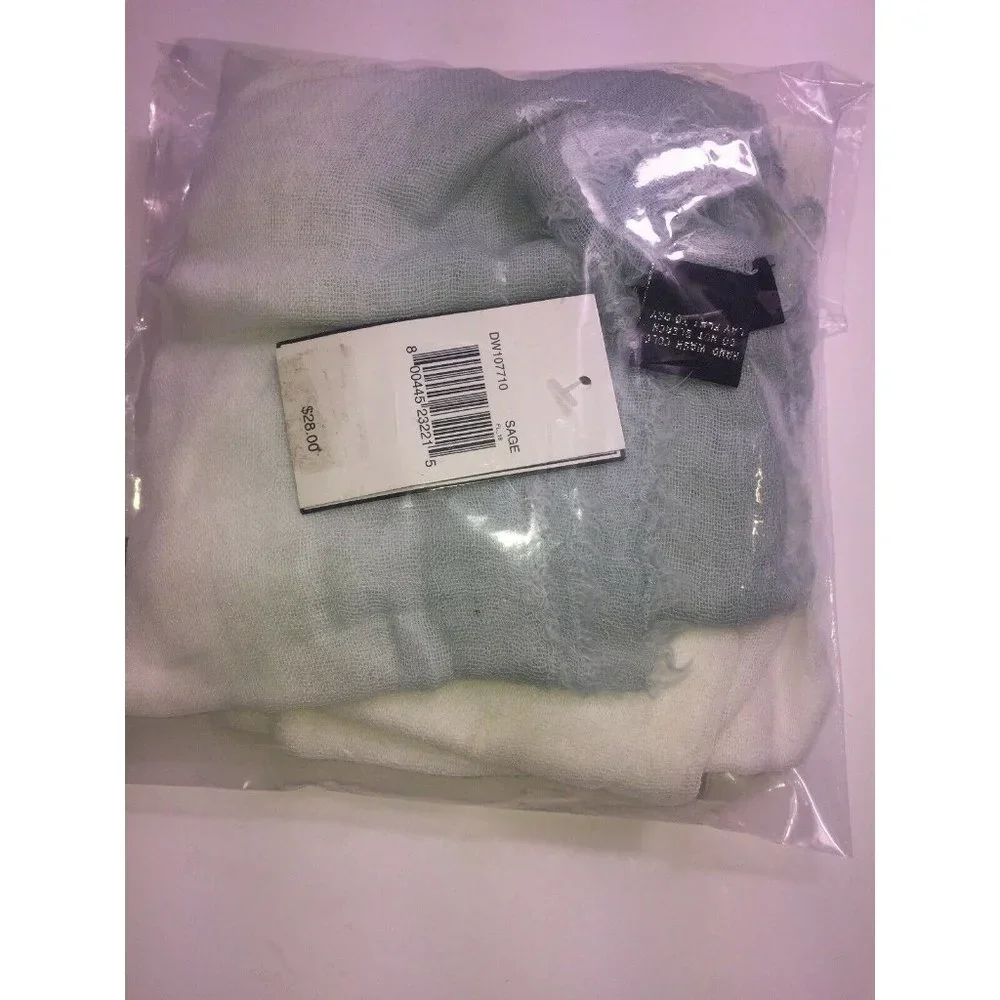 Cejon Ombre Edge Solid Day Wrap in White/Sage, Retail $28.00